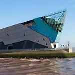 Hu-Nine Dock House - Sleeps 4