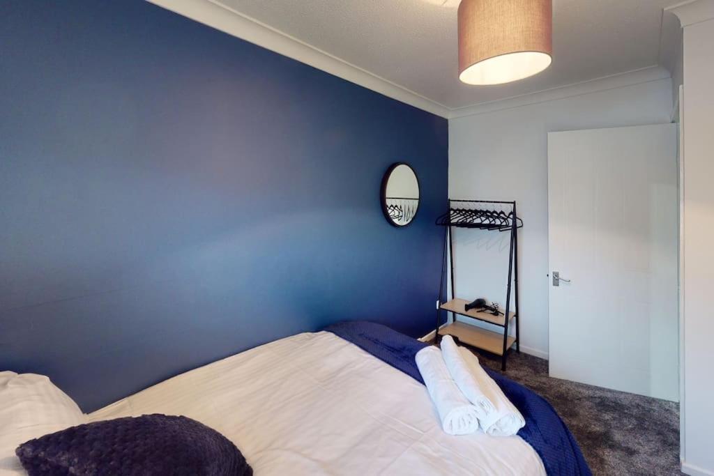 Hu-nine Dock House - Sleeps 4 Holiday home Kingston upon Hull