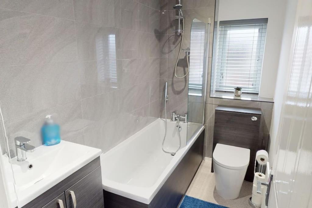 Hu-nine Dock House - Sleeps 4 * Kingston upon Hull