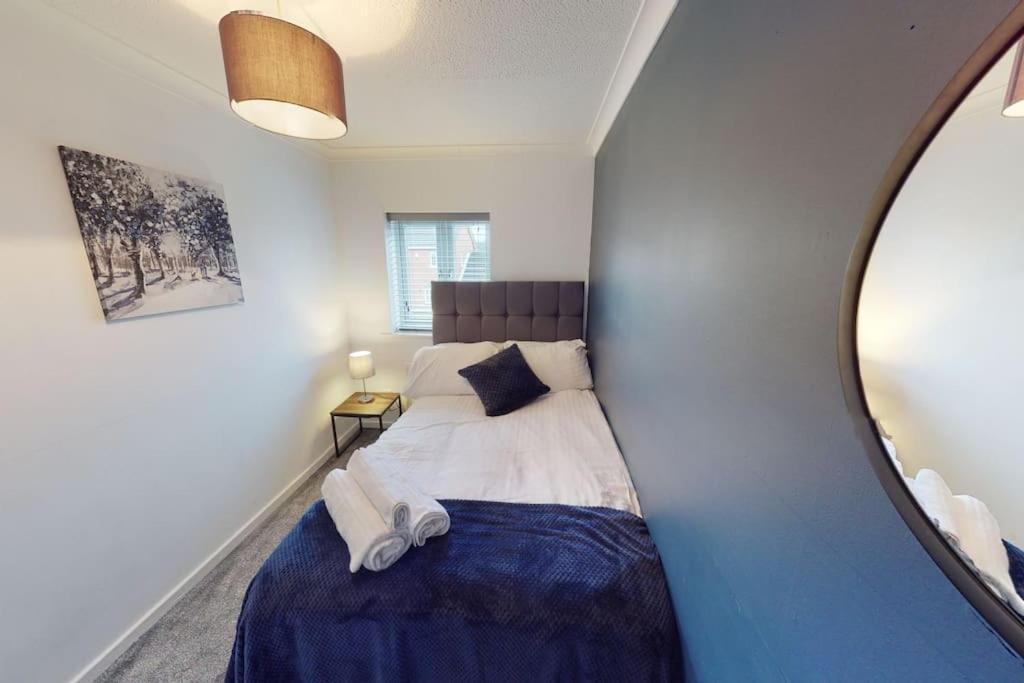 Hu-nine Dock House - Sleeps 4 Holiday home *