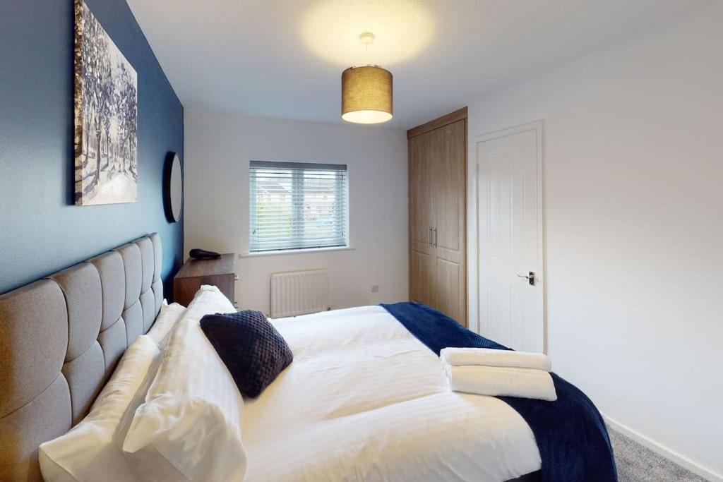 Hu-nine Dock House - Sleeps 4