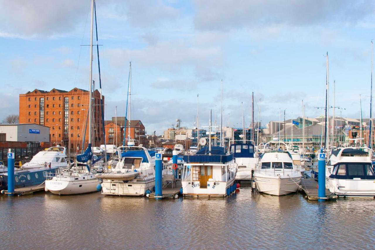 Holiday home Hu-nine Dock House - Sleeps 4